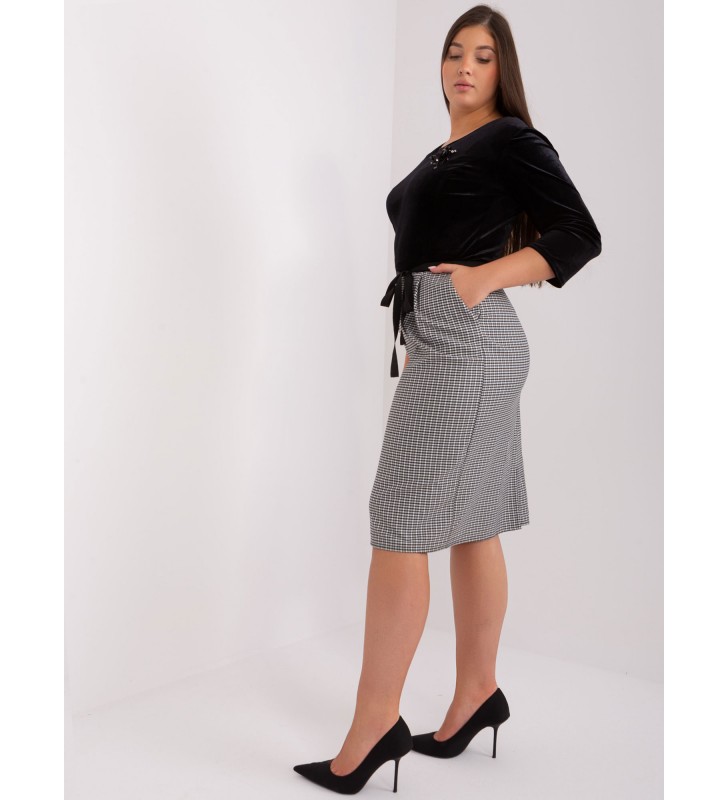 Sukienka plus size LK-SK-506885.09P czarny