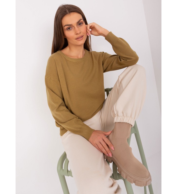 Sweter klasyczny AT-SW-2325.95P oliwkowy