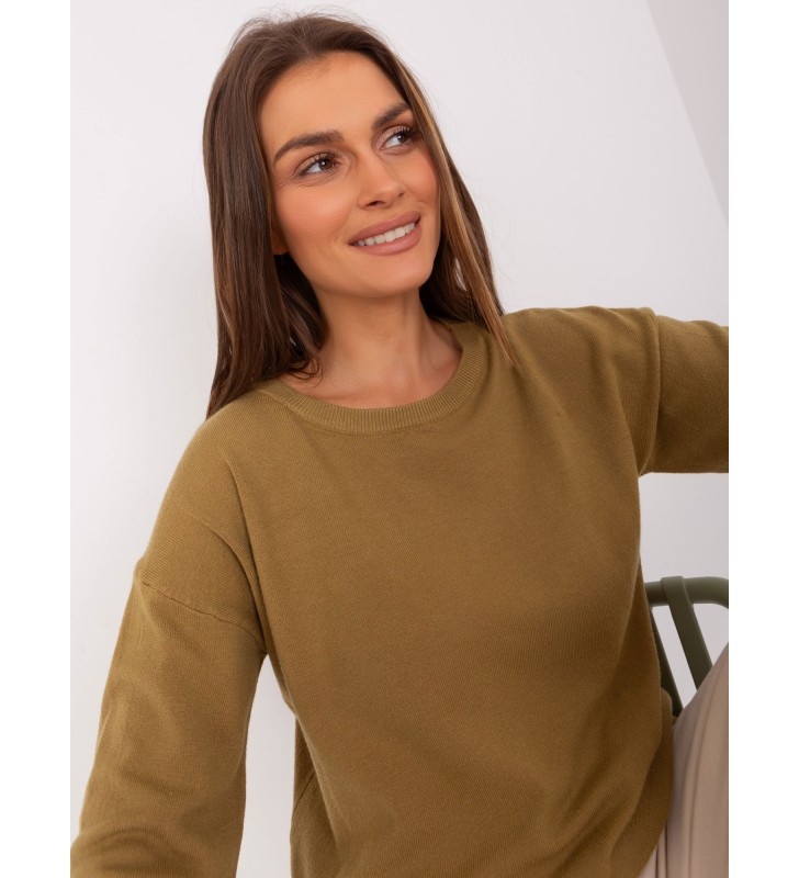 Sweter klasyczny AT-SW-2325.95P oliwkowy