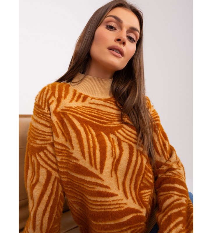 Sweter z golfem AT-SW-2357.96 camelowy