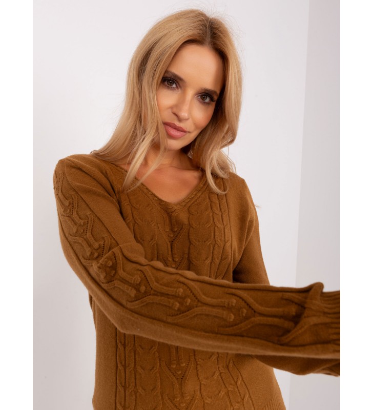 Sweter z warkoczami AT-SW-2329.98P jasny brązowy