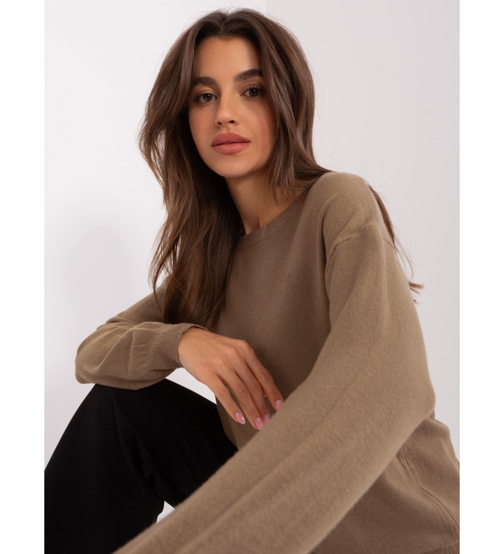 Sweter klasyczny AT-SW-2325.95P ciemny bezowy