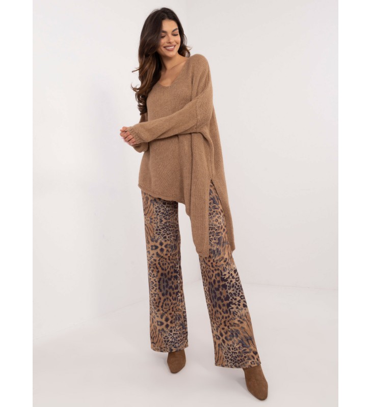 Sweter asymetryczny TW-SW-BI-1925.85 camelowy